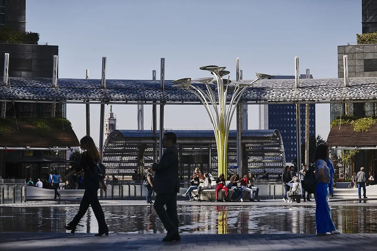 Piazza Gae Aulenti 1