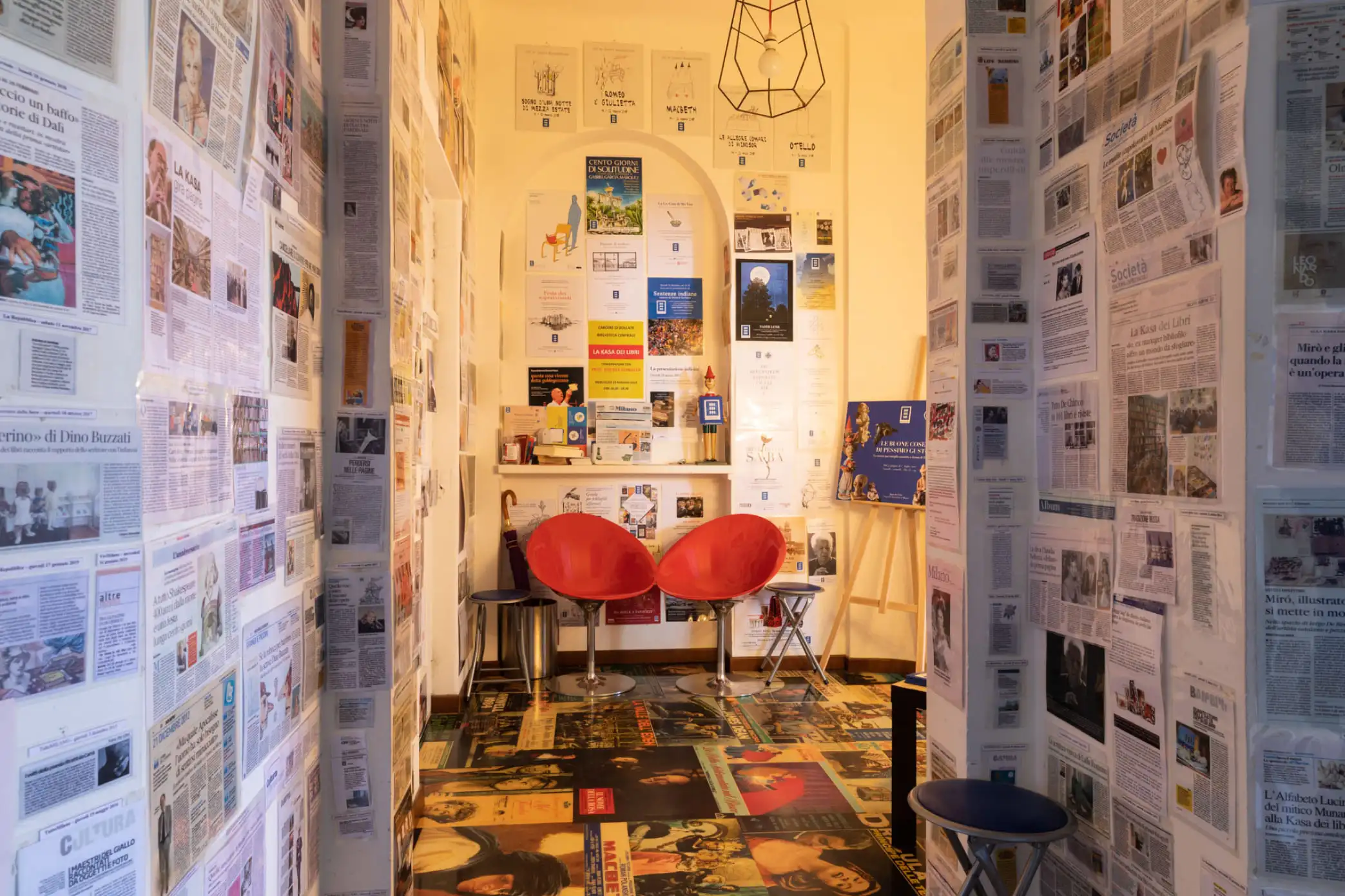 Tra Piazza Gae Aulenti e la Kasa dei Libri, 700 passi di insolito incanto