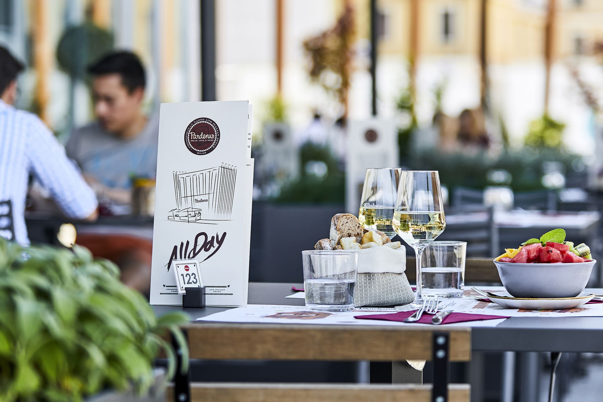 “Se ti cadono le braccia, rimboccati le maniche”: viaggio nella ristorazione post lockdown in Portanuova.