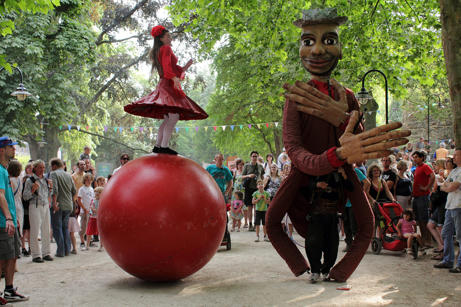 BAM CIRCUS – The Festival of Wonders at the Park