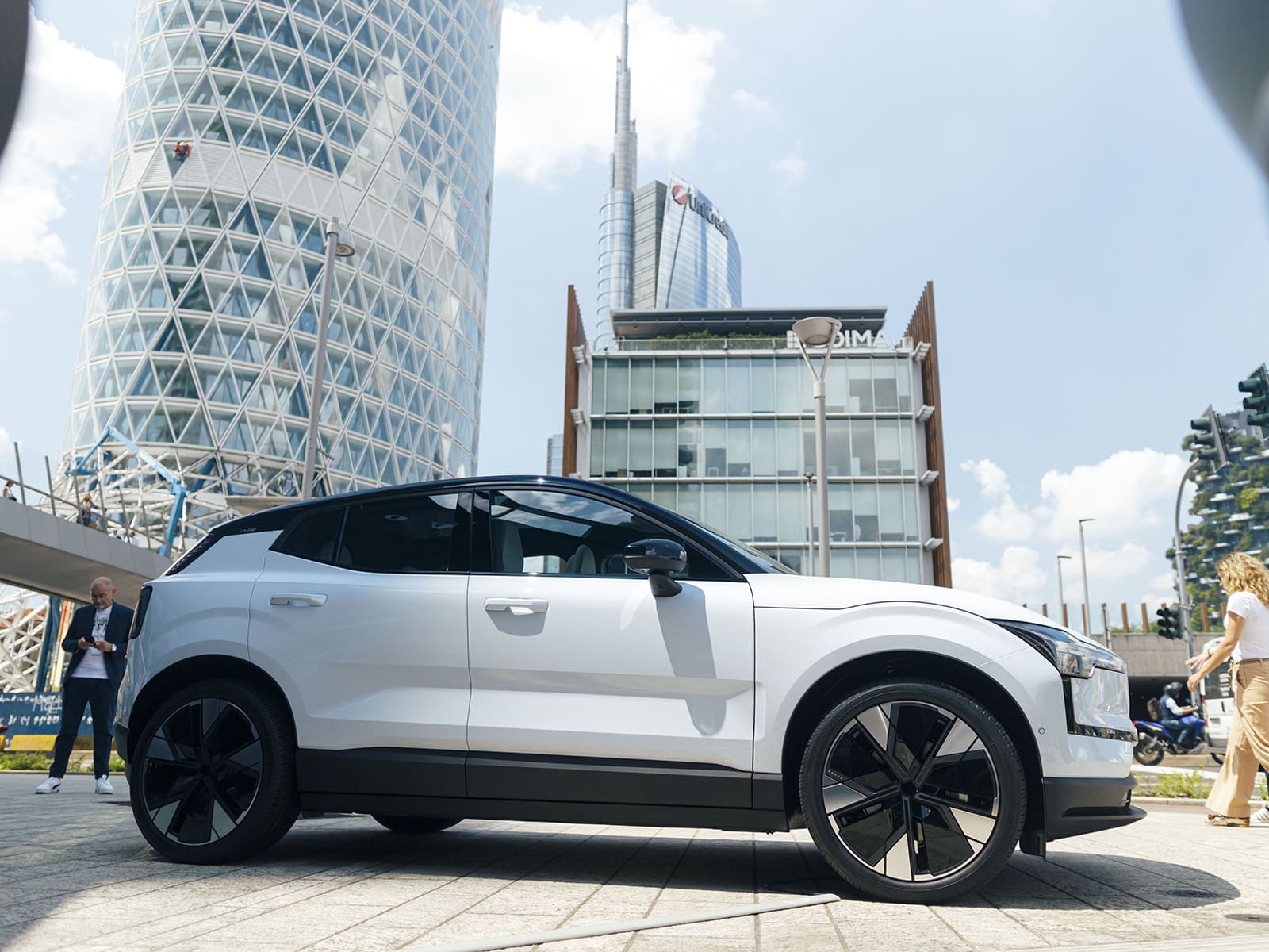 The greenest Volvo car chooses Milan’s greenest district to unveil itself to the public