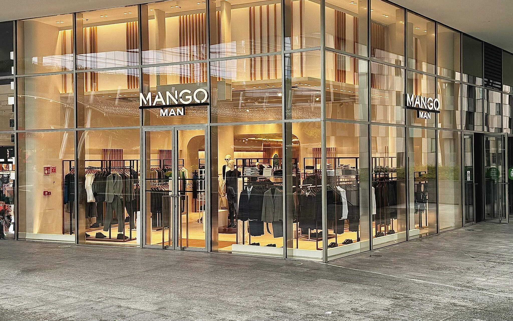 MANGO Man arriva in Portanuova